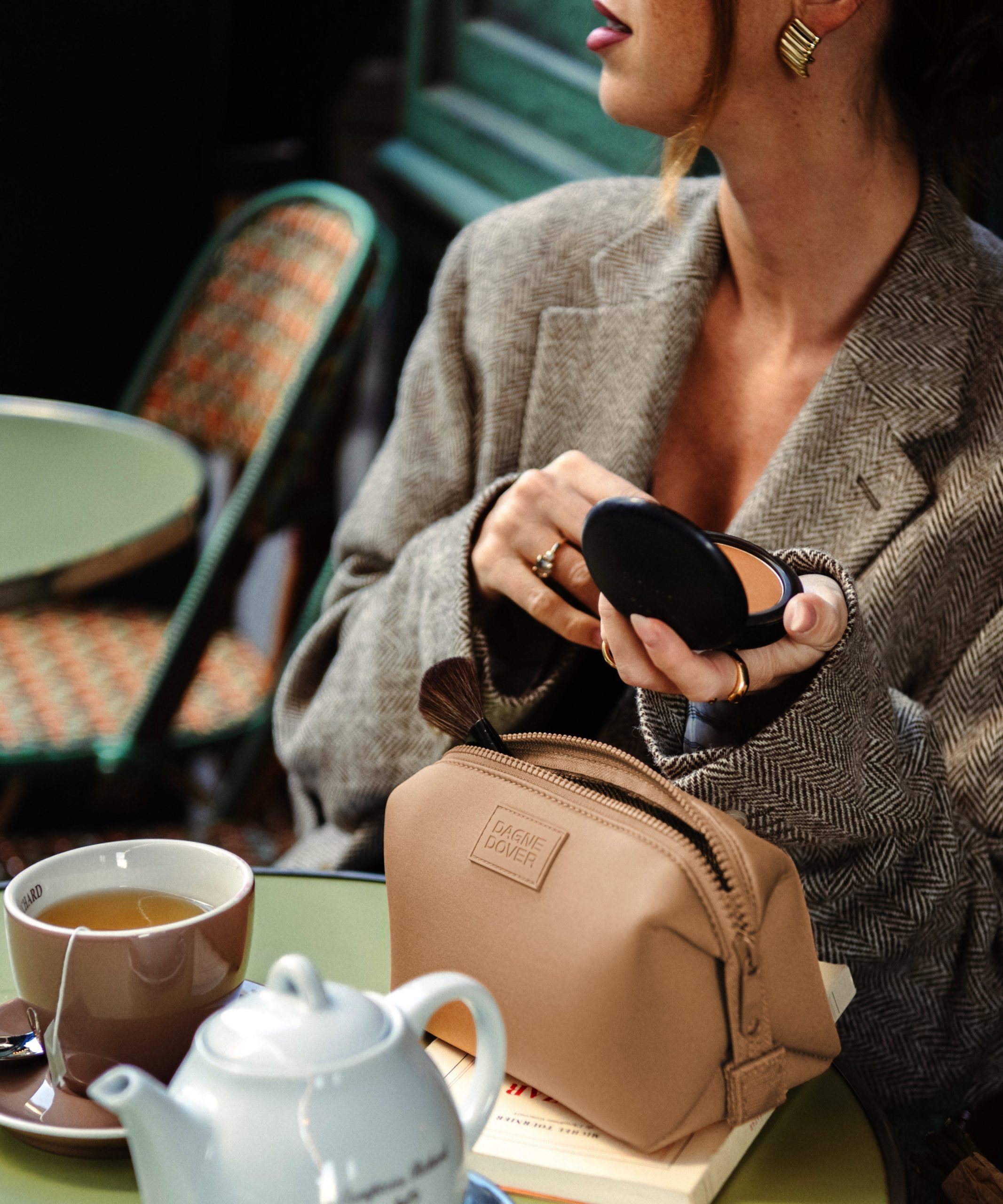 Hunter Toiletry Bag in Camel. Large - Image 2