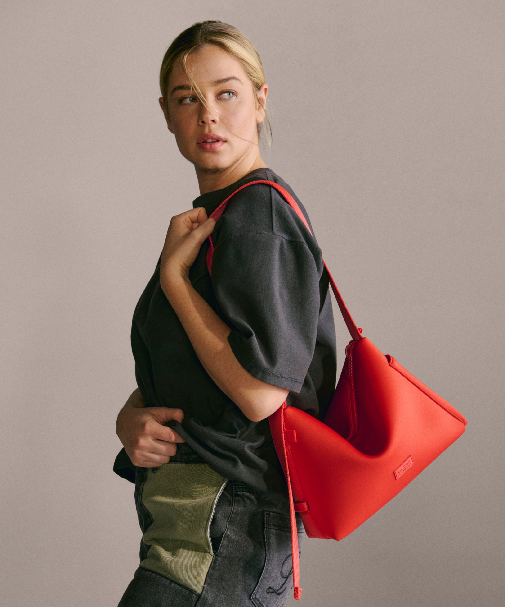 Rue Shoulder Bag in Dune - Image 9
