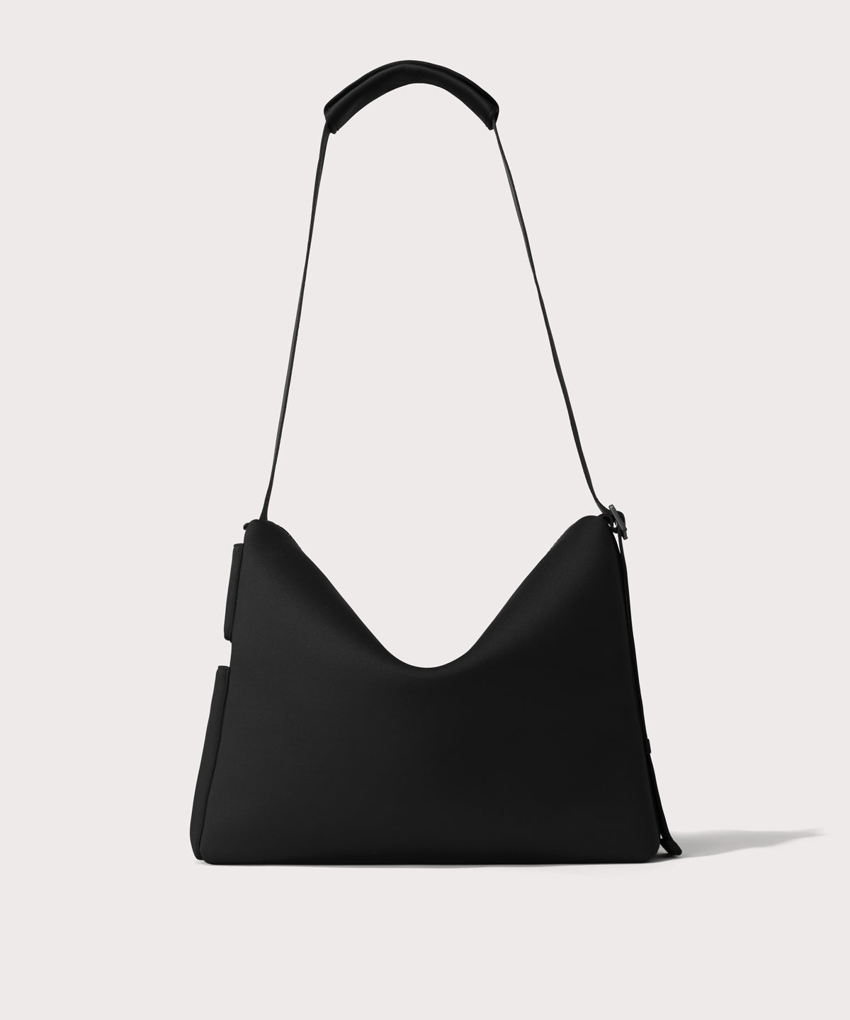 Enzo Messenger Bag in Onyx - Image 5