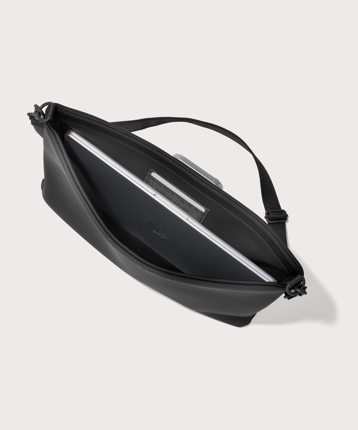 Reid Computer Sling in Onyx. 16-inch - Image 2