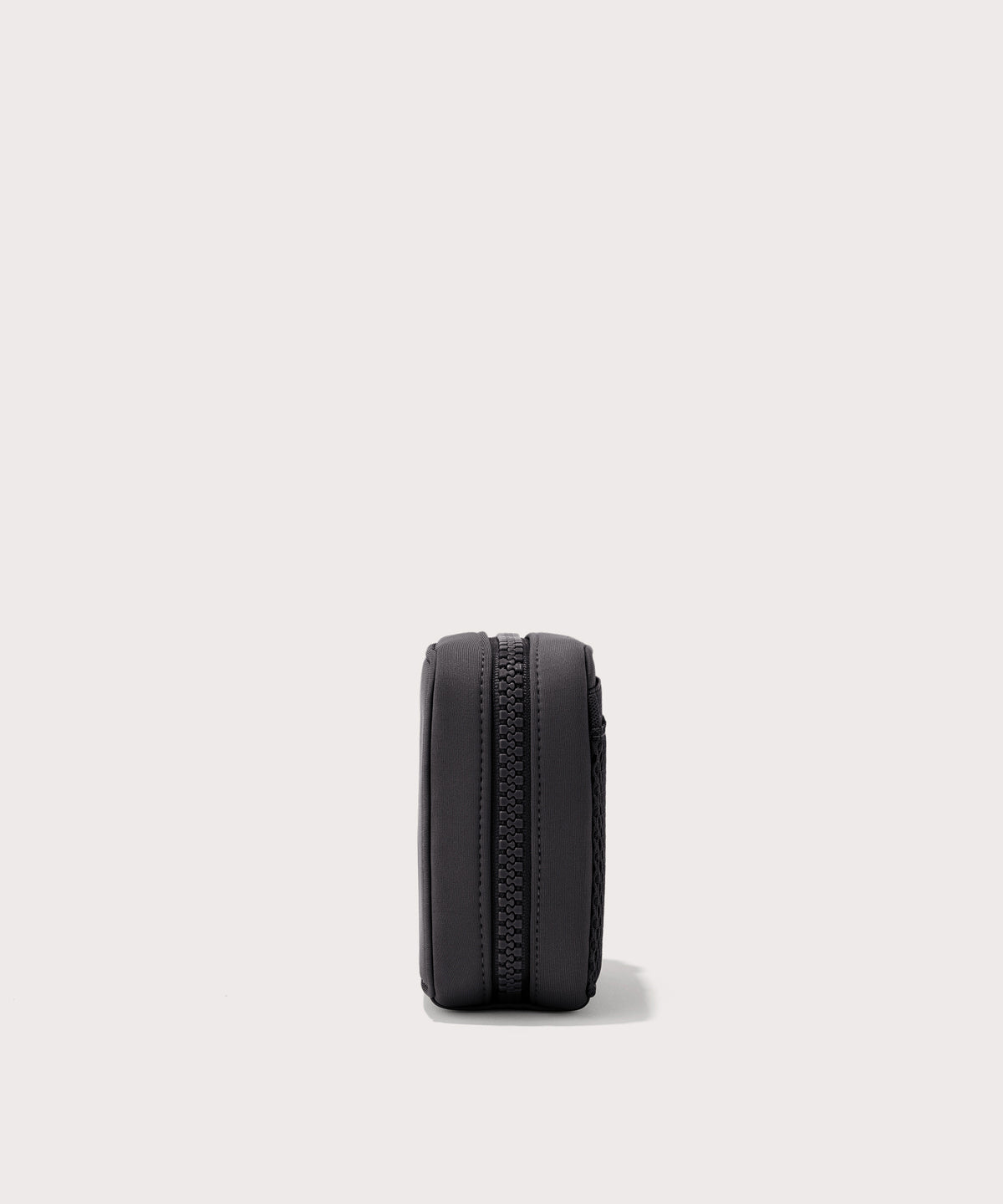 Arlo Tech Organizer in Onyx. Small - Image 5