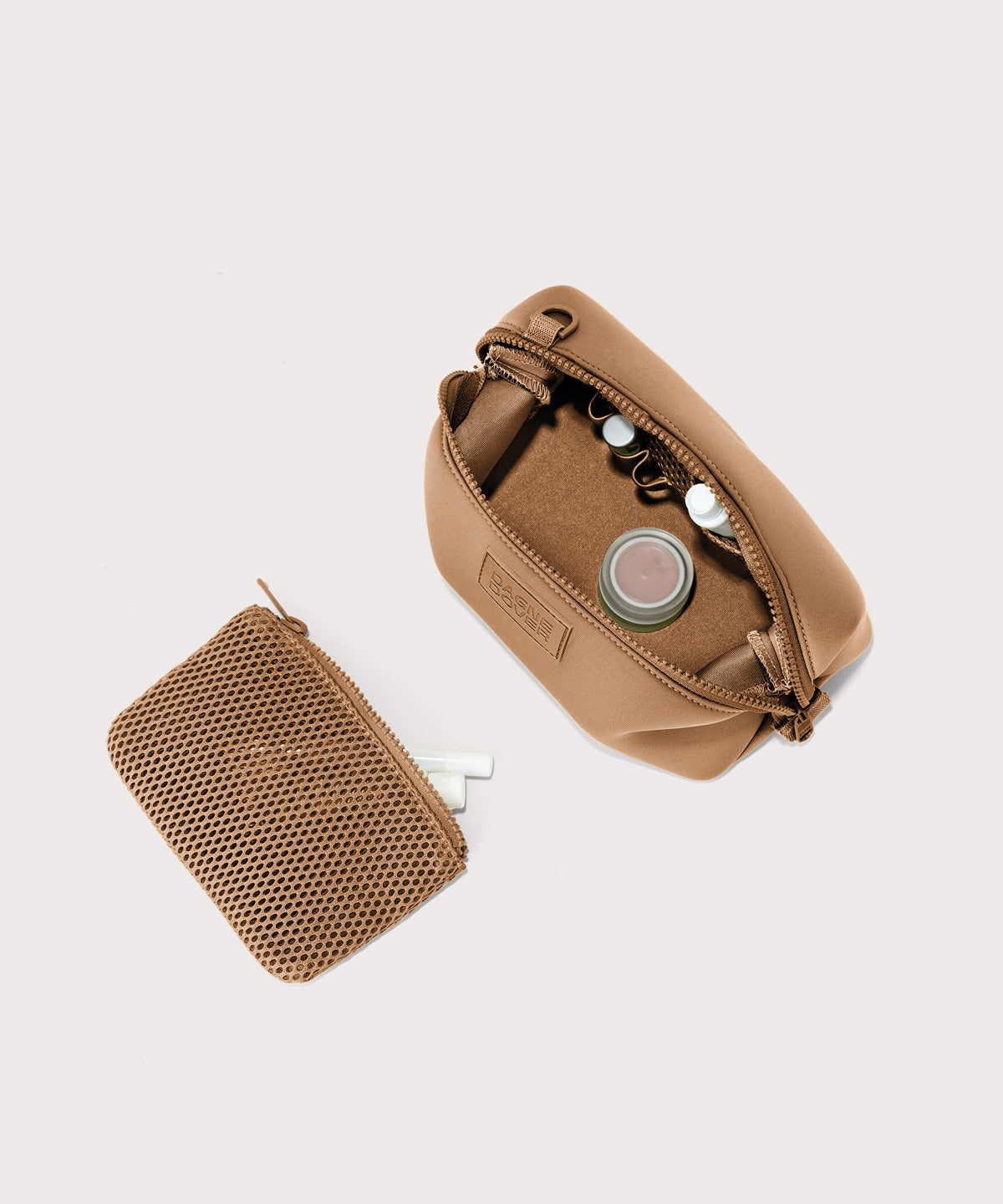 Hunter Toiletry Bag in Camel. Small - Image 3