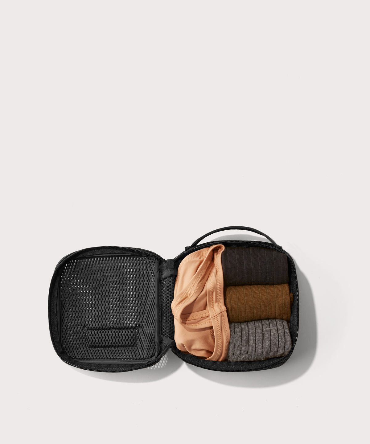 Roma Packing Cube in Carbon Air Mesh. Small - Image 2