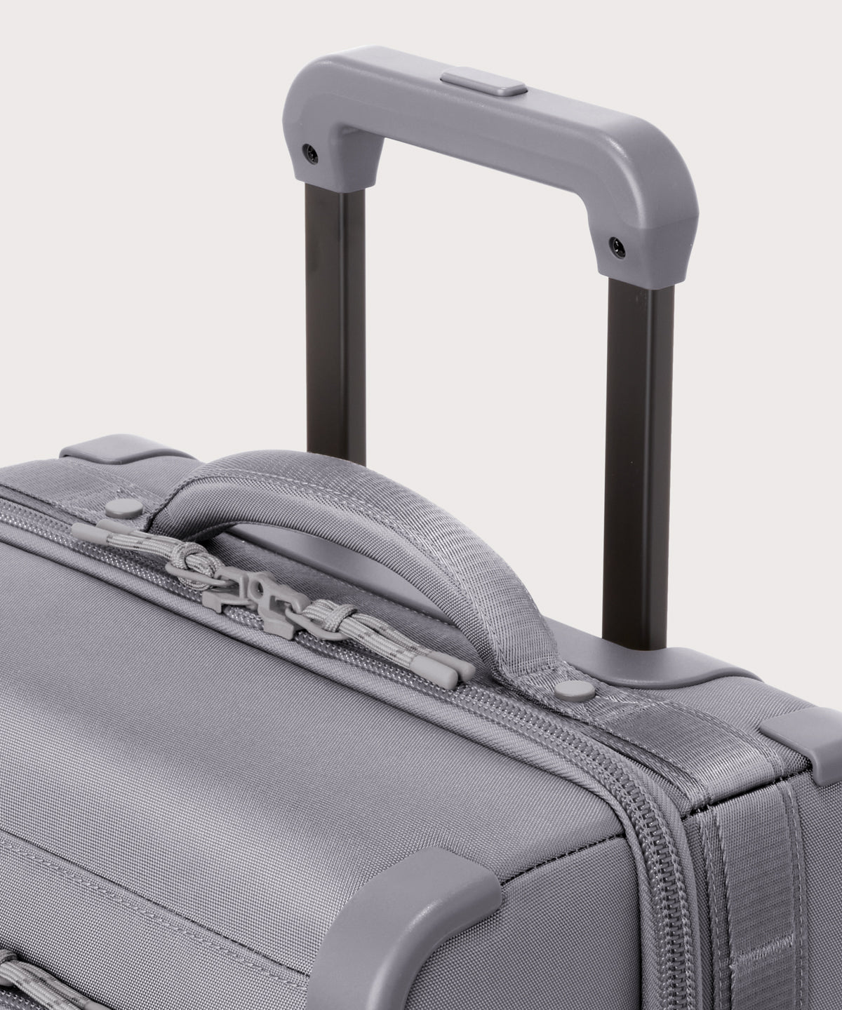 Seattle Carry-On Luggage in Ash. Larger - 23.5 inch - Image 9